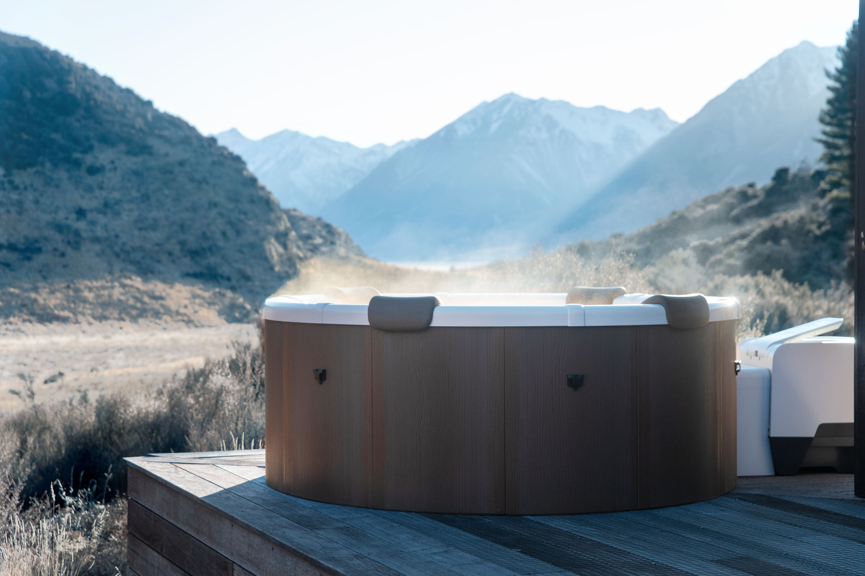 MSpa Whirlpool ROVA 2026 inkl. App, LED, 8 Hydromassagedüsen, 130 Luftdüsen