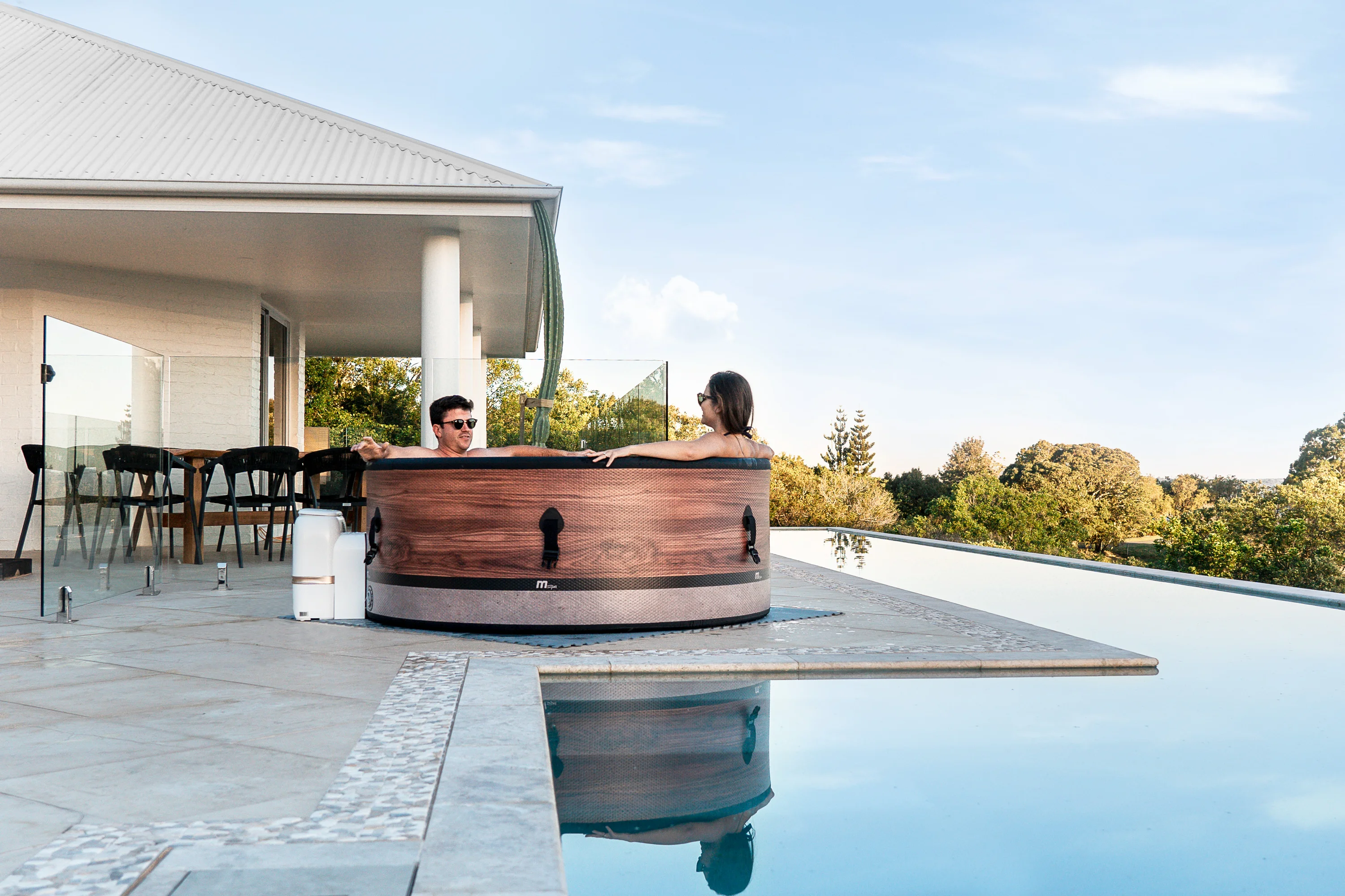 MSpa Whirlpool DUET Eco 2026 - 6 Pers. - Wifi, UVC+, 138 Luftdüsen - XXL - Ø173cm