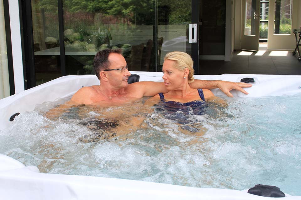 PassionSpa XXL Whirlpool Signature Delight + WiFi | Indoor & Outdoor Pool