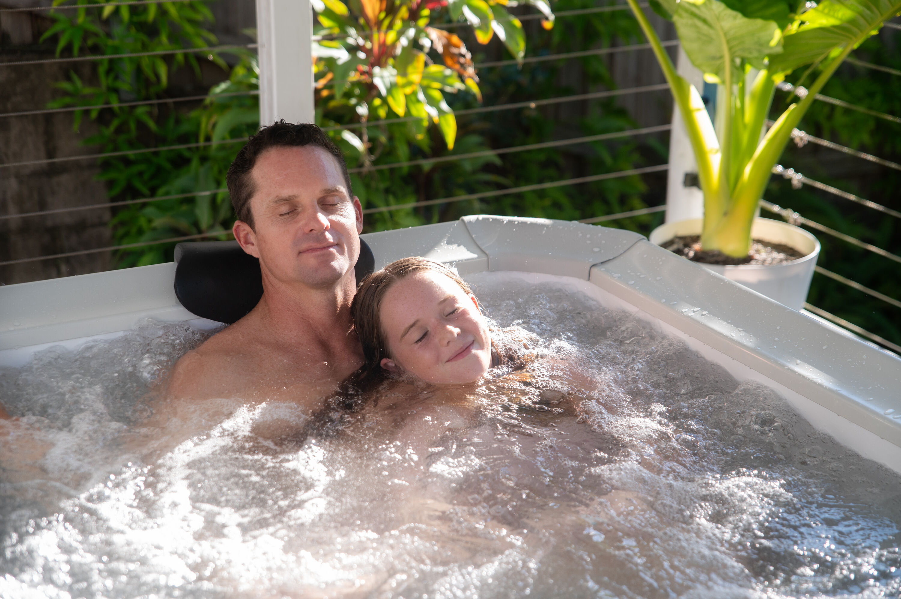 MSpa Whirlpool AMBER AERO PLUS 2026 XXL inkl. App, LED, 8 Hydromassagedüsen, 140 Luftdüsen