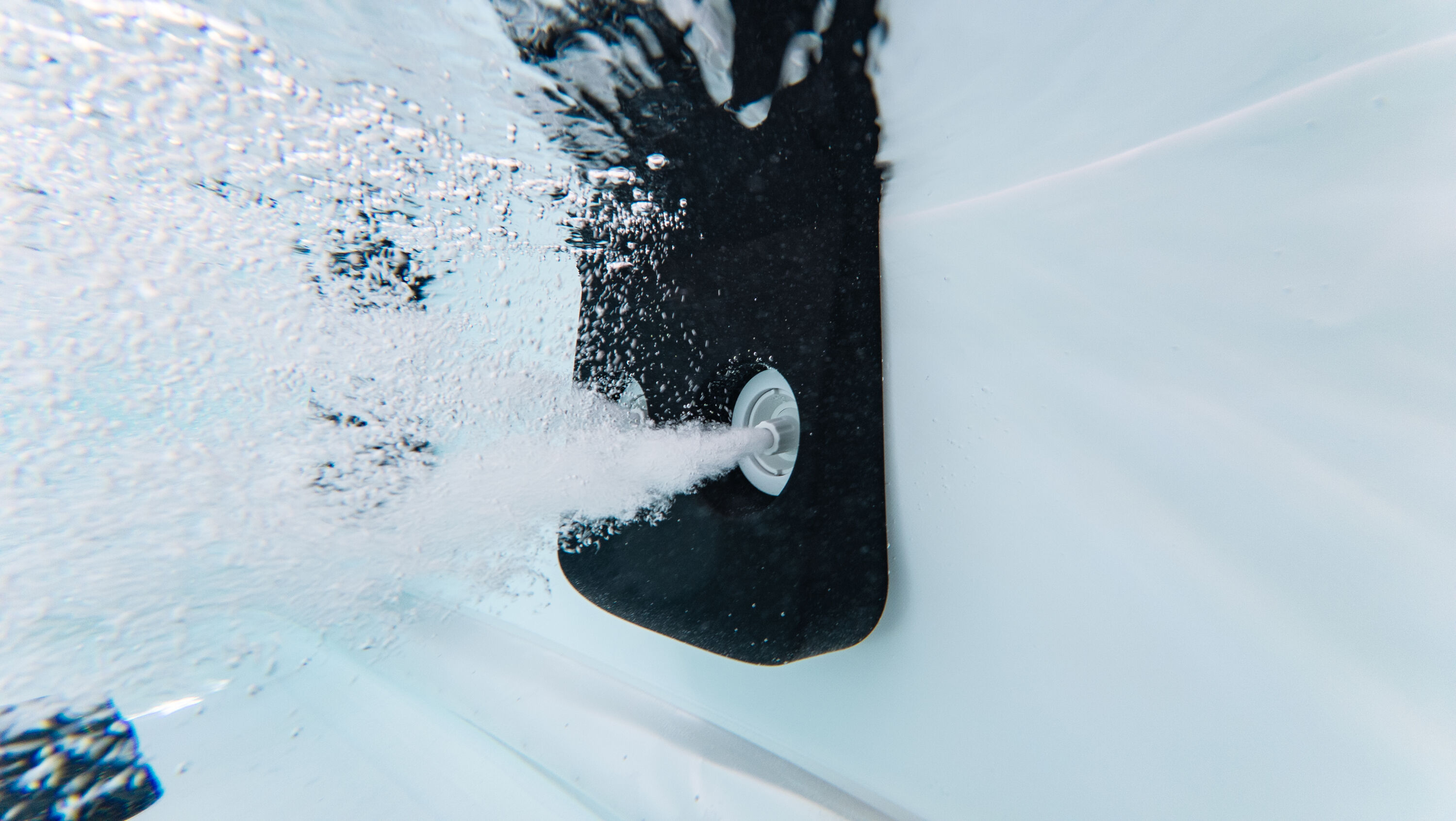 MSpa Whirlpool AMBER AERO PLUS 2026 XXL inkl. App, LED, 8 Hydromassagedüsen, 140 Luftdüsen