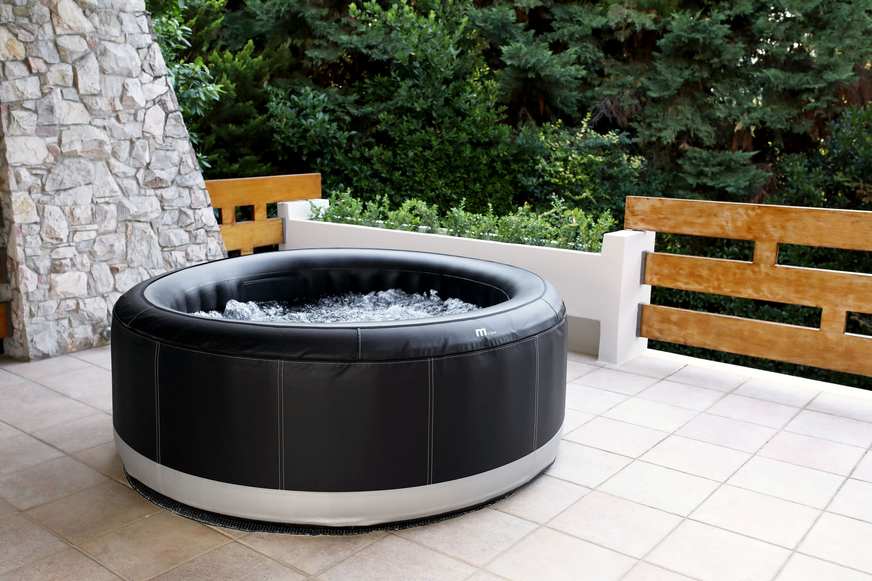 MSpa Whirlpool Premium CAMARO P-CA063 neustes Modell Outdoor Pool XXL 6 Personen inkl. Ozon / 138 Luftdüsen inkl. LED
