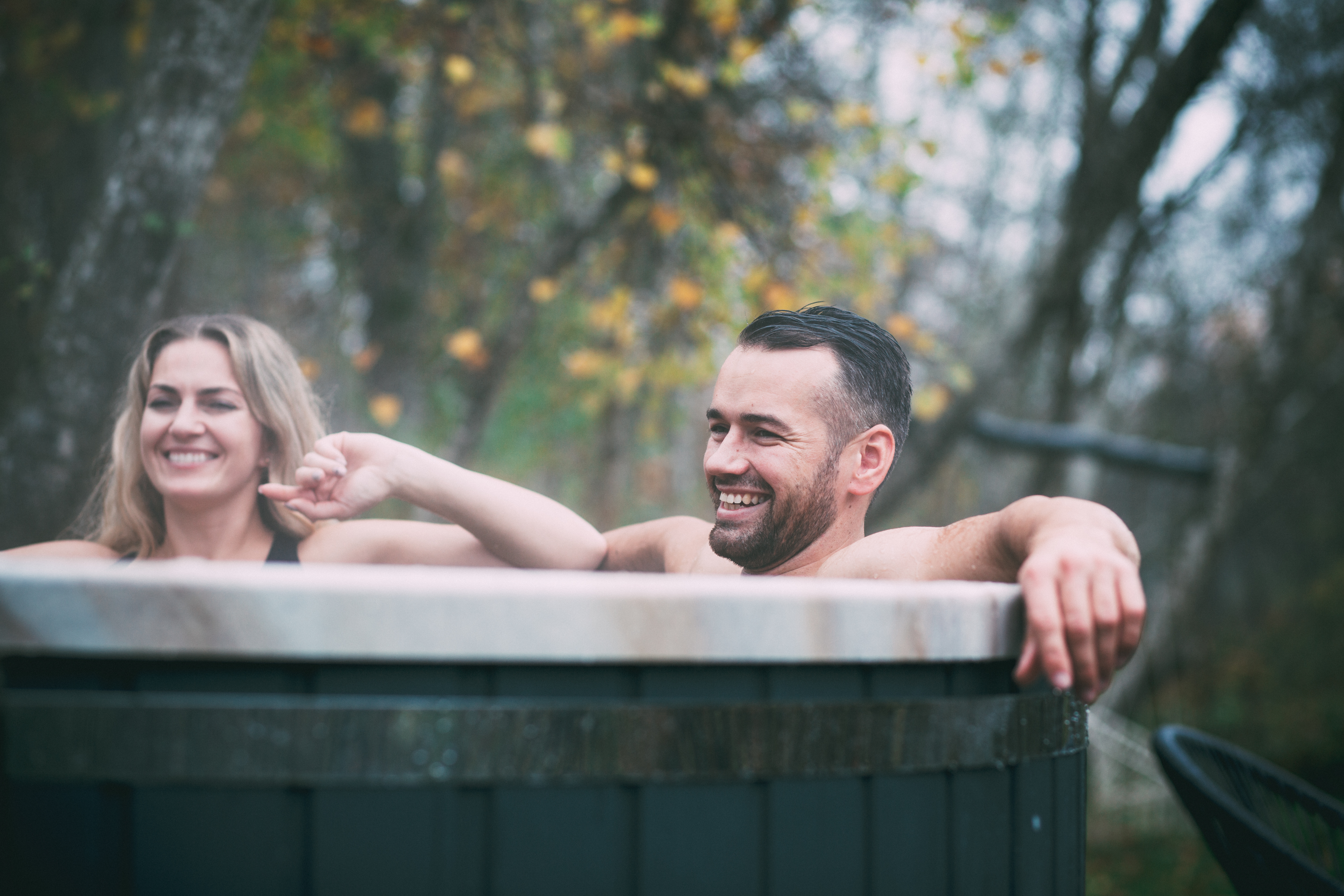 Hot Tub Whirlpool XXL mit Holzofen Minavida CRUISE Pool mit Ofen ökologisch Heizen inkl. LED, Hydromassagedüsen Massagefunktionen Thermoholz 4 Personen Hot Tub Whirlpool XXL mit Holzofen Minavida CRUISE Pool mit Ofen ökologisch Heizen inkl. LED, Hydromassagedüsen Massagefunktionen Thermoholz 4 Personen