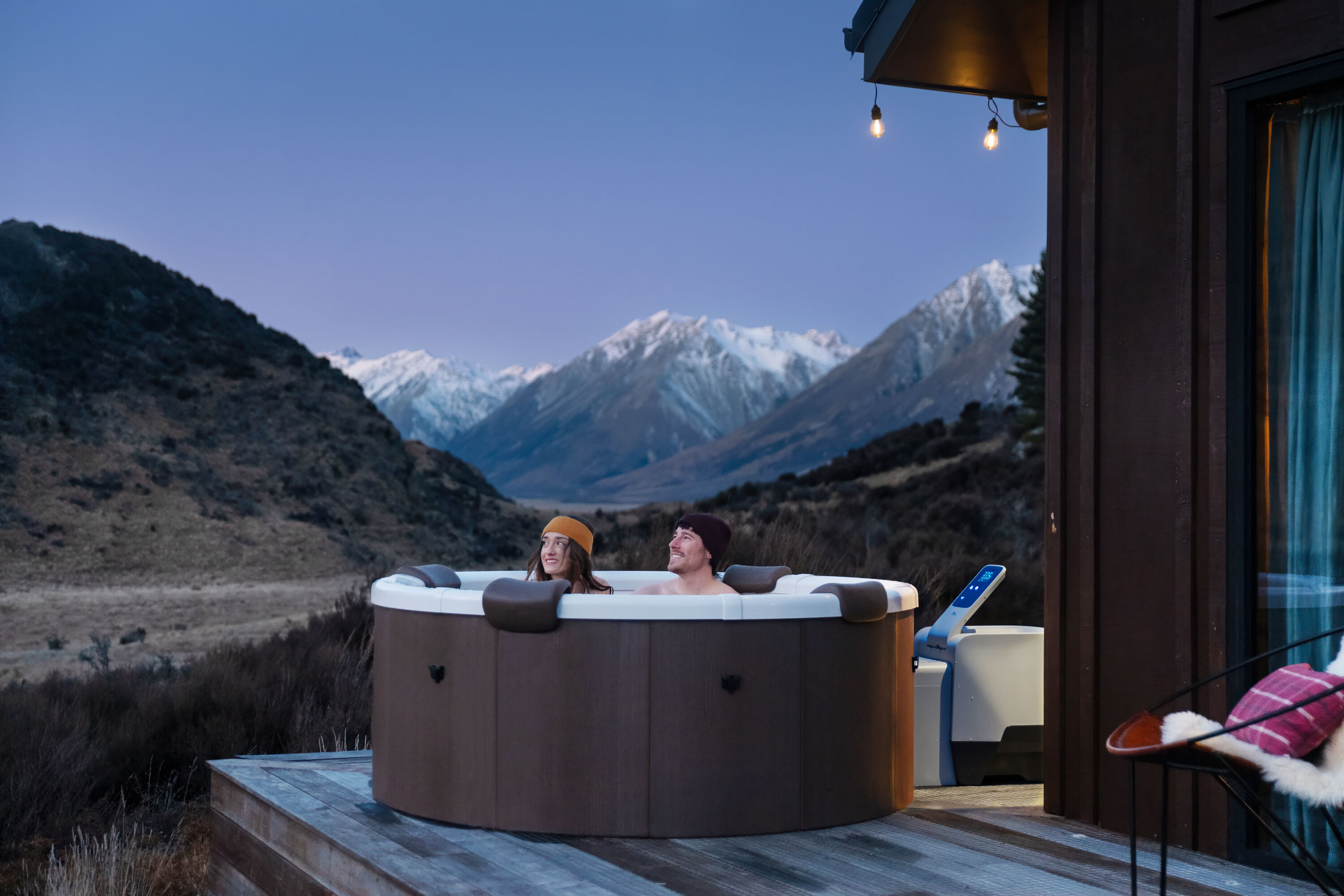 MSpa Whirlpool ROVA 2026 inkl. App, LED, 8 Hydromassagedüsen, 130 Luftdüsen