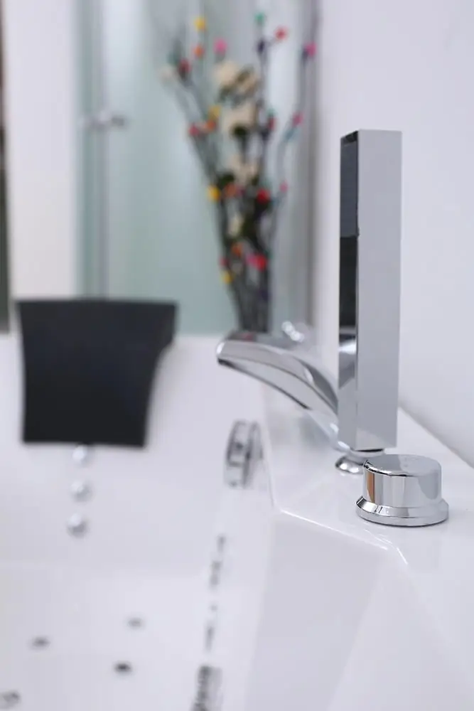 Whirlpool Indoor Badewanne Exclusive Torino II - 180 x 90 cm - inkl. LED, Ozon, Soundsystem