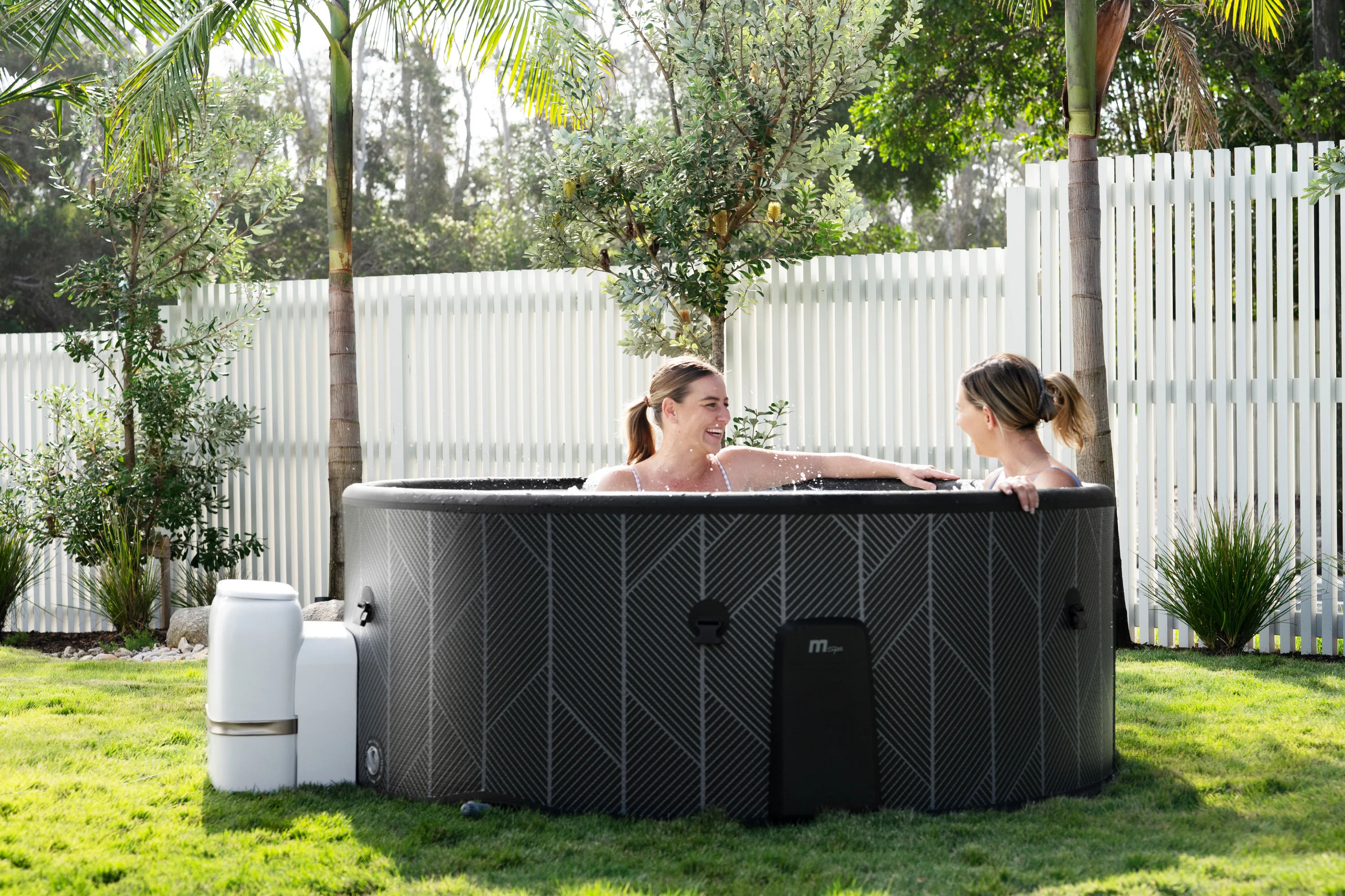 MSpa Whirlpool NOX ECO 2027 inkl. App + Hydromassagedüsen & 138 Luftdüsen - 173 cm