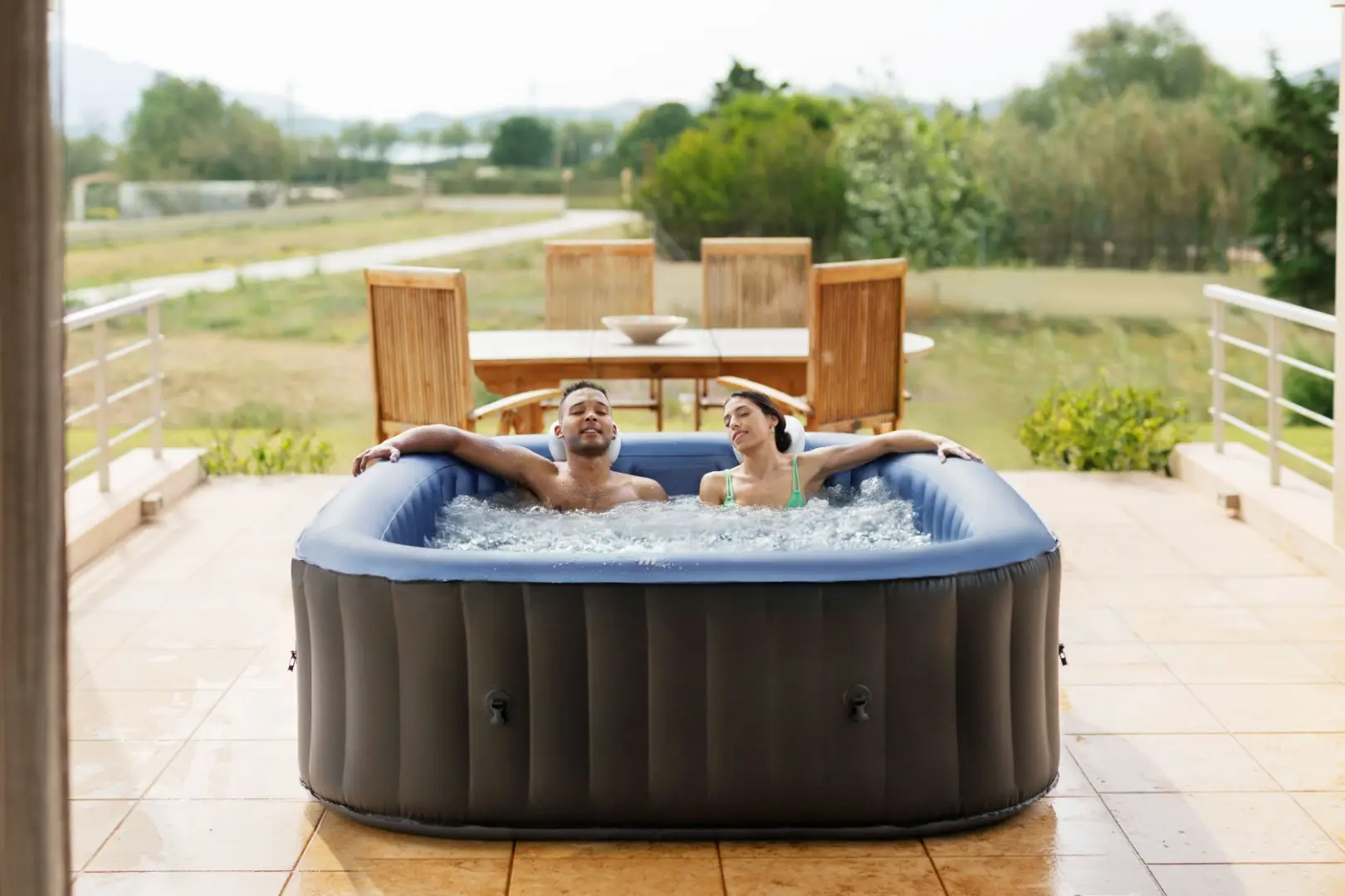 MSPA aufblasbarer Whirlpool TEKAPO neu Modell 2026 inkl. UVC / 132 Luftdüsen - 185 cm - Outdoor Pool XXL 6 Personen