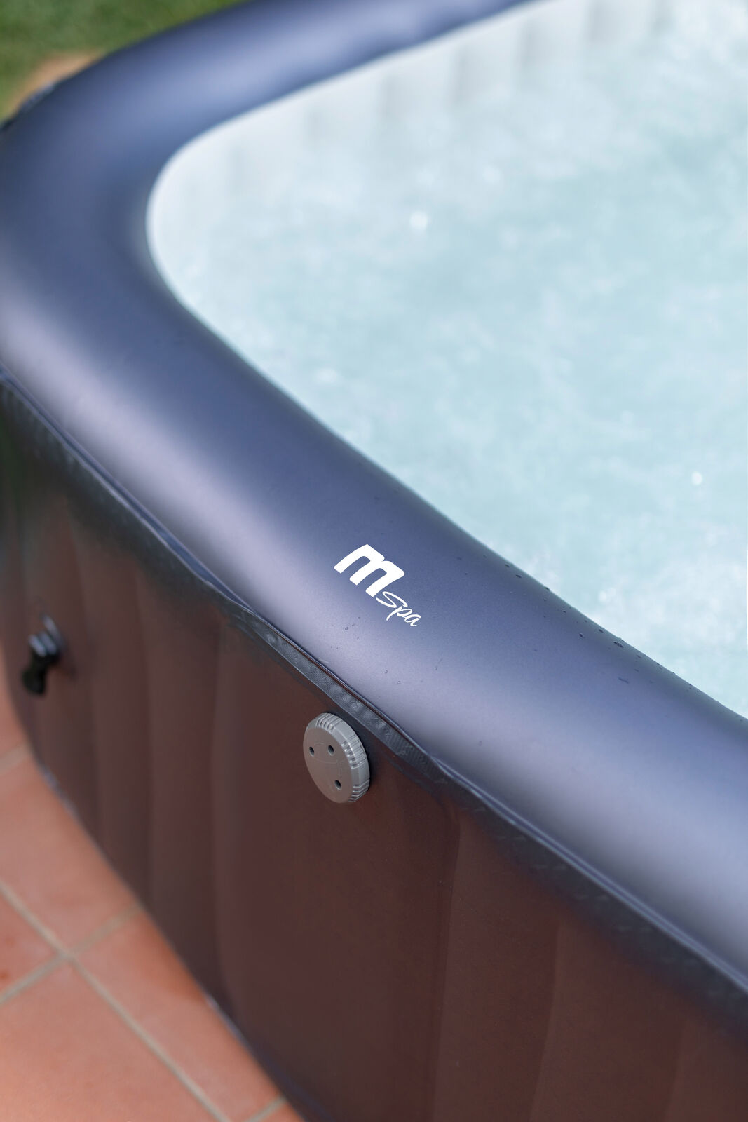 MSpa Whirlpool aufblasbar OTIUM Modell 2024 für 6 Personen XXL Outdoor Pool inkl. Hydrojets M-OT62W MSpa Whirlpool aufblasbar OTIUM Modell 2024 für 6 Personen XXL Outdoor Pool inkl. Hydrojets M-OT62W