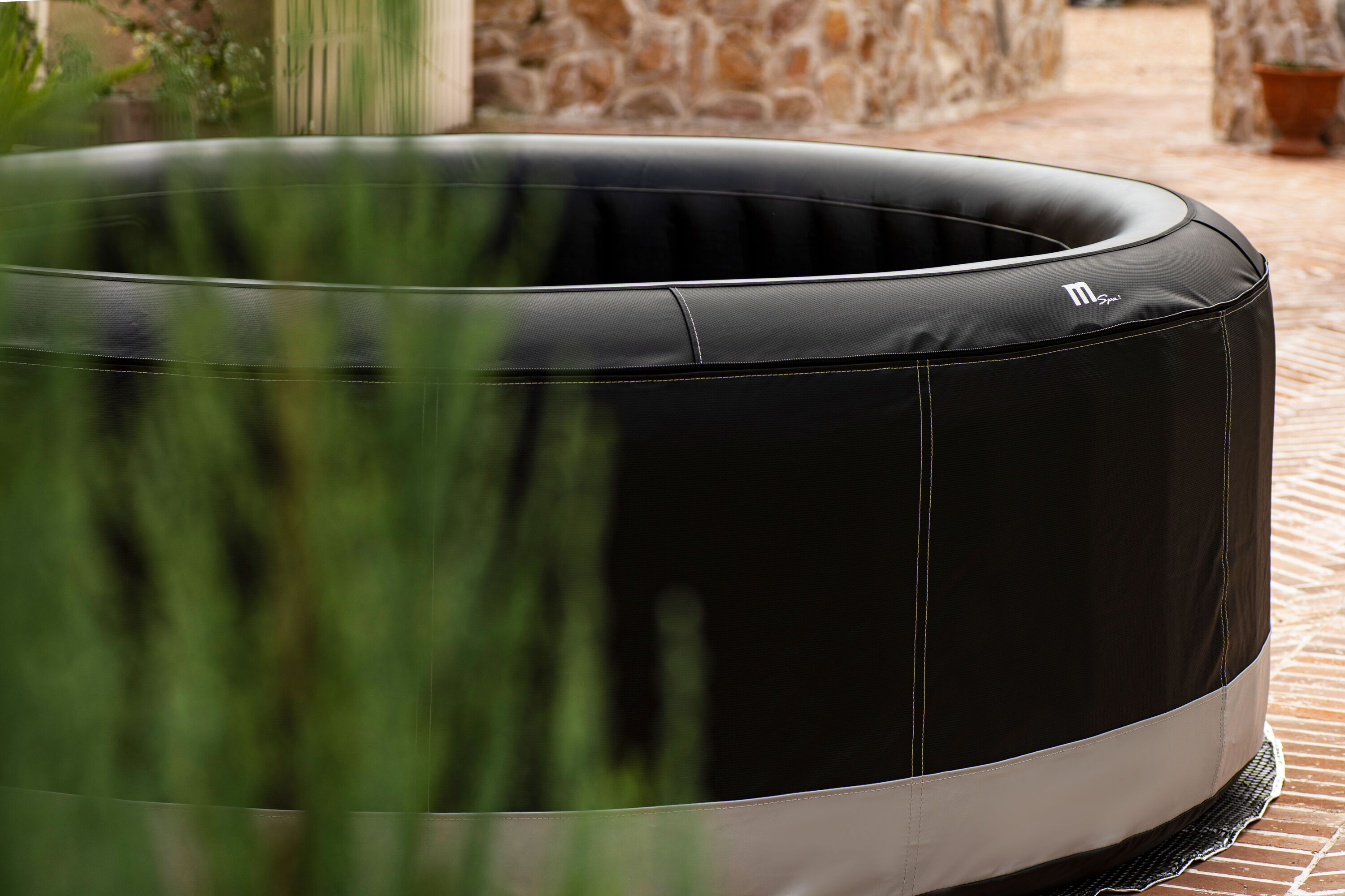 MSpa Whirlpool Premium CAMARO P-CA063 neustes Modell Outdoor Pool XXL 6 Personen inkl. Ozon / 138 Luftdüsen inkl. LED