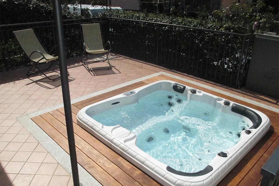 PassionSpa XL Whirlpool Refresh + WiFi | Indoor & Outdoor Pool