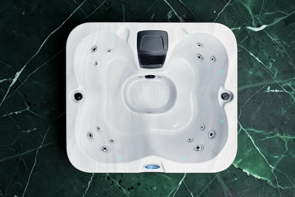 PassionSpa Whirlpool SPARK 170 x 152 x 74 cm - XL / bis zu 4 Personen