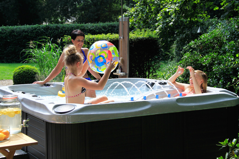 PassionSpa XXL Whirlpool Exclusive Felicity + WiFi | Indoor & Outdoor Pool