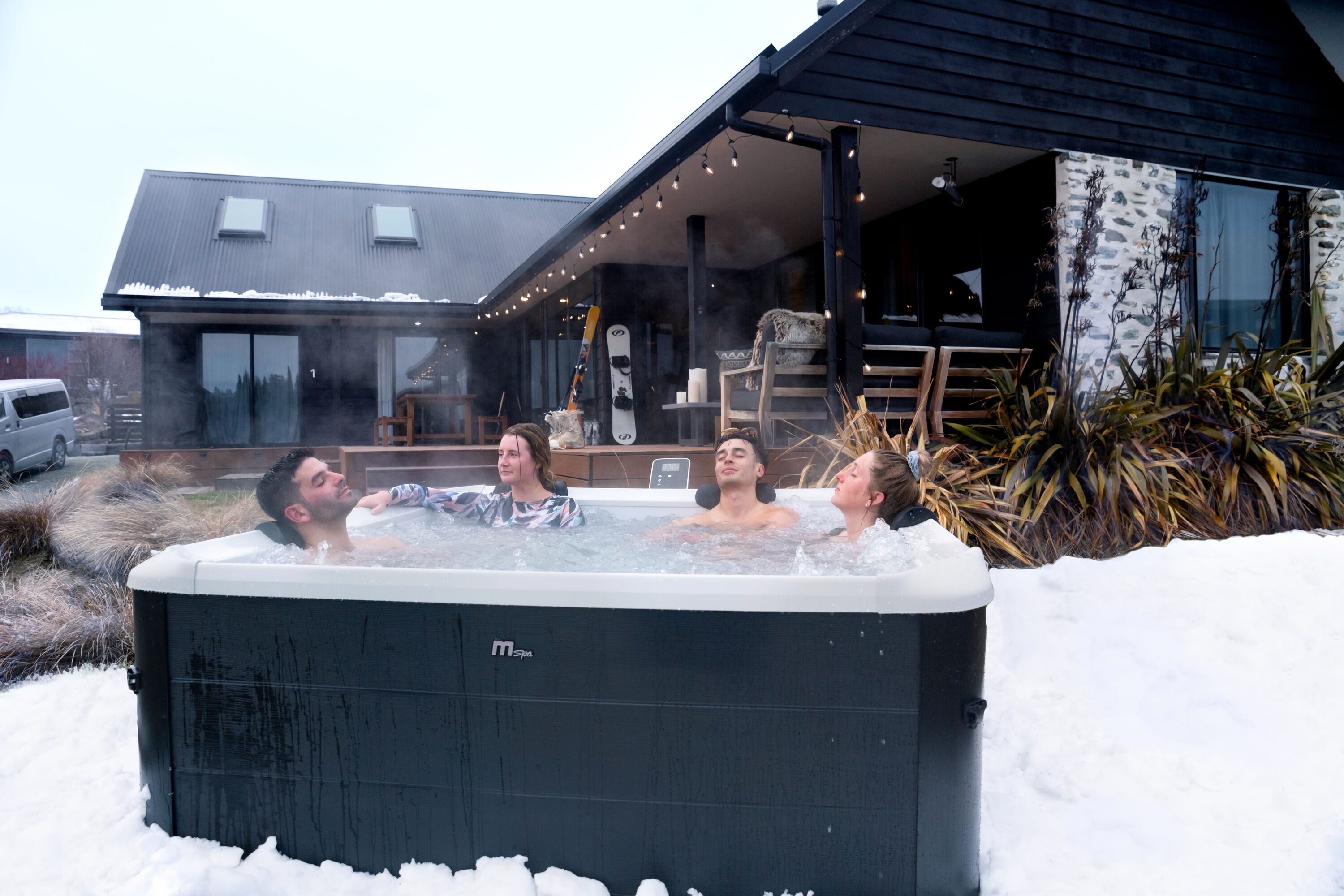 MSpa Whirlpool OSLO AERO PLUS 2026 XXL 180cm inkl. App, LED, 8 Hydromassagedüsen, 140 Luftdüsen